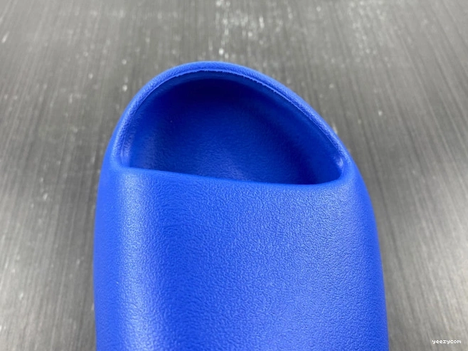 Azure Slide ID4133 Yeezy Adidas 1005